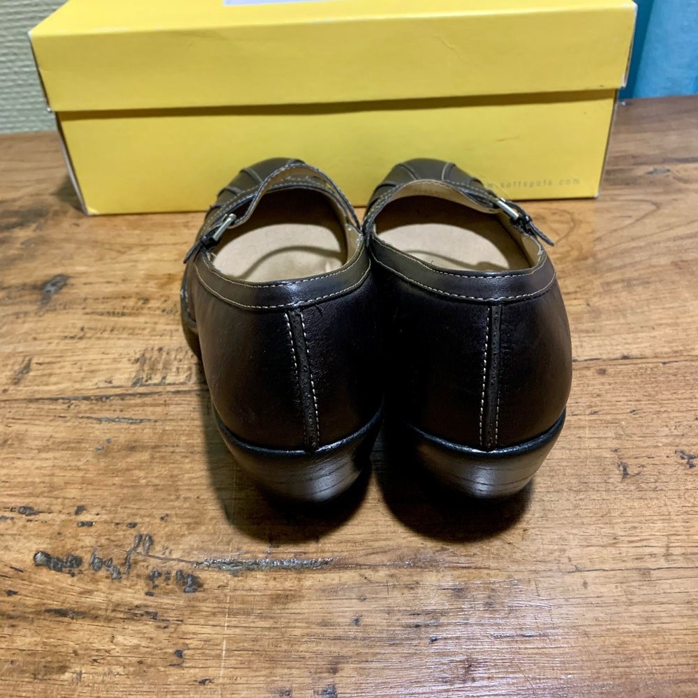 Softspots Excellent Condition Brown Shoes - Picture 4 of 4